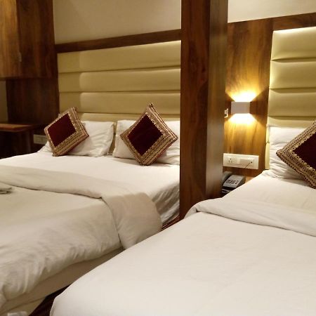 Hotel Adams Inn Near Mumbai Airport Экстерьер фото