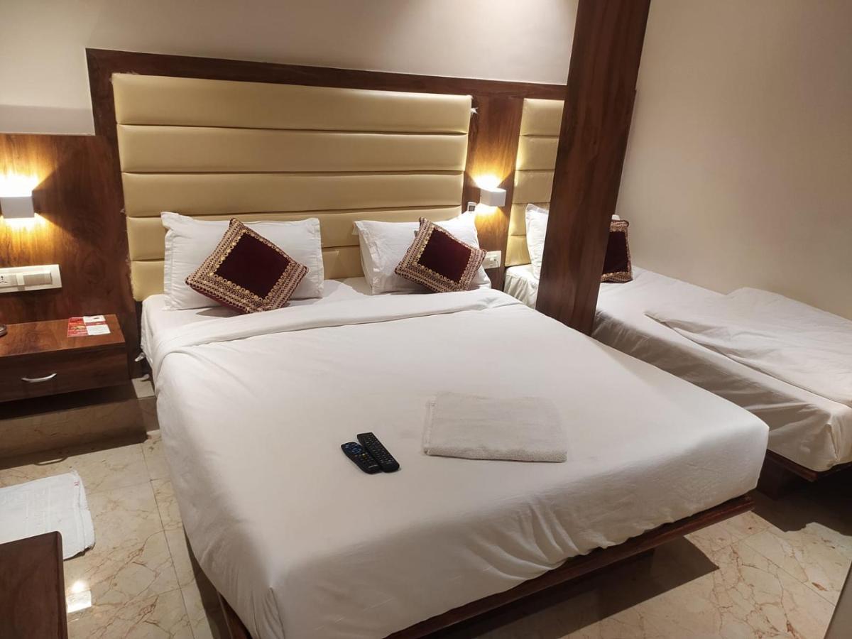 Hotel Adams Inn Near Mumbai Airport Экстерьер фото