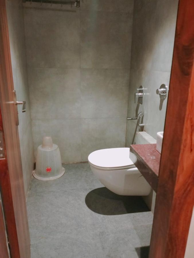 Hotel Adams Inn Near Mumbai Airport Экстерьер фото