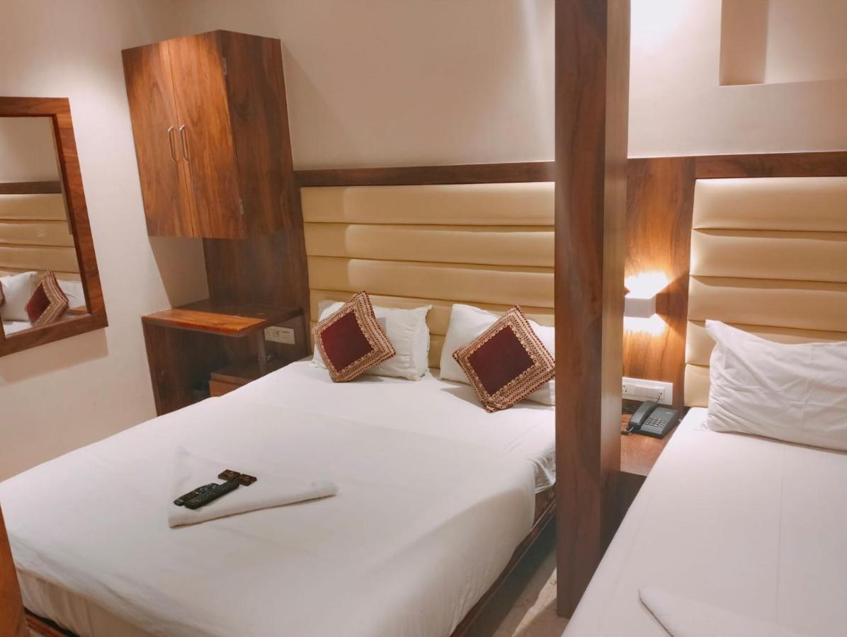 Hotel Adams Inn Near Mumbai Airport Экстерьер фото