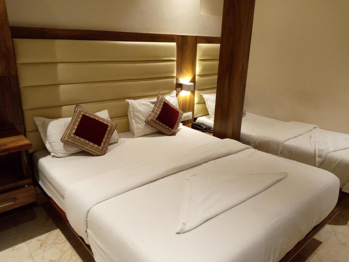 Hotel Adams Inn Near Mumbai Airport Экстерьер фото